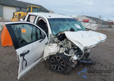 2017 Toyota Tundra Sr5 5.7L V8 from USA, damaged, VIN 5TFDW5F14HX584905